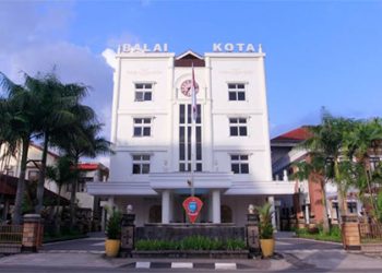 Lekrasy Bantah Pimpinan OPD Berikan Hadiah Uang Kepada Eks PJ WaliKota Ambon