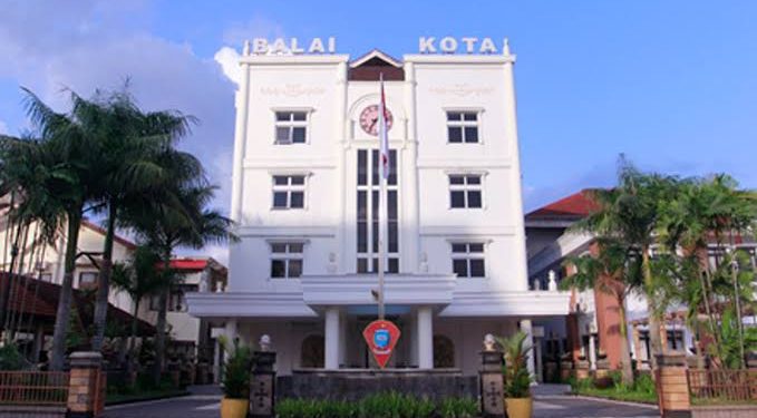 Lekrasy Bantah Pimpinan OPD Berikan Hadiah Uang Kepada Eks PJ WaliKota Ambon