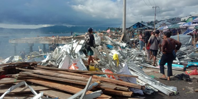 DPRD Minta PJ Gubernur Maluku Perintahkan Disperindag Angkut Sampah Pasar Mardika