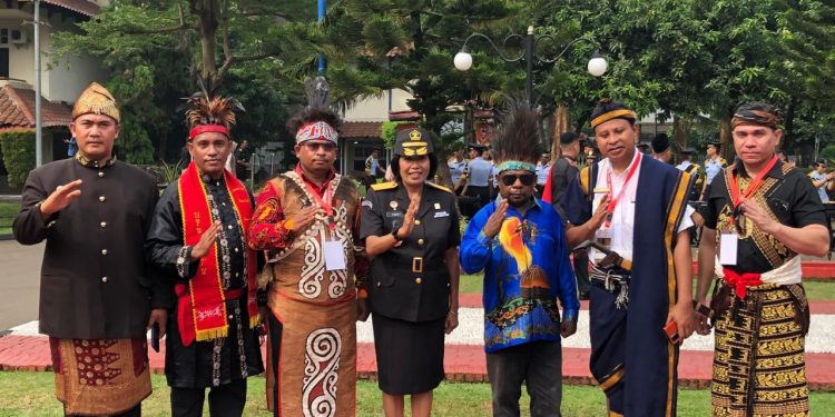 Dukung Integritas Paralegal Justice Award, Kades Hatusua Ikrarkan dan Teken Pakta Integritas