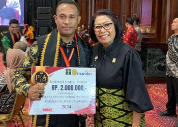 Devisi Pelayanan Hukum dan HAM Dampingi Kades Hatusua Raih Nominasi PJA
