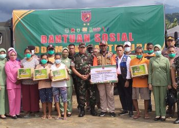Pangdam Pattimura Mengecek Penanganan Pengungsi Gunung Ibu di Halbar