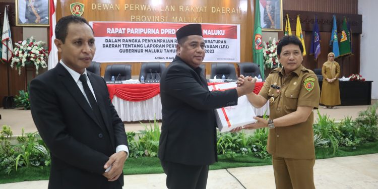 Pemprov Serahkan LKPJ Pelaksanaan APBD Tahun Anggaran 2023 Kepada DPRD Maluku 