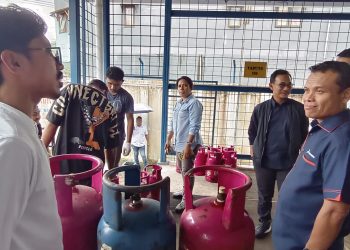 Executive GM Pertamina Bersama Vice President LPG Sales Pertamina Patra Niaga Lakukan Inspeksi ke Lembaga Penyalur di Ambon