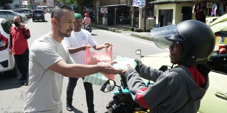 Kemenkumham Maluku Gelar Jumat Berbagi Dengan Masyarakat
