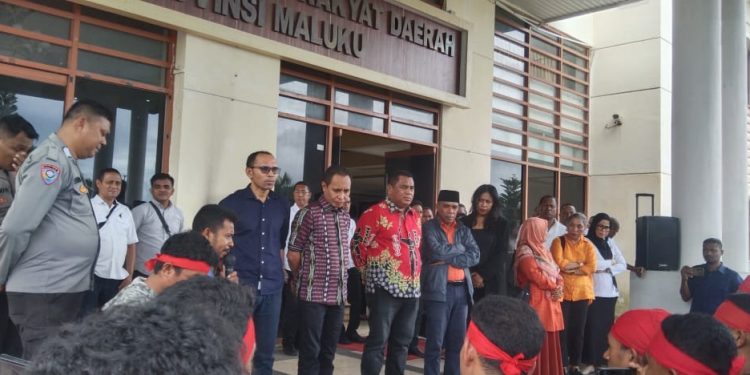 Gemafu Demo ke DPRD Maluku Menolak Nepotisme Menimpah Calon Paskibraka
