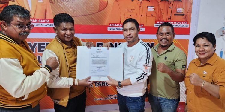 Bacalon Wawali Ambon Mus Mualim Terima Surat Tugas Dari Hanura