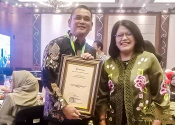 Pemkot Ambon Raih Penghargaan Pengelolaan Vaksin Terbaik Wilayah Timur