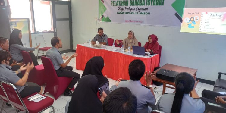 Lapas Ambon gelar Pelatihan Bahasa Isyarat Bagi Seluruh Petugas Layanan dan P2U