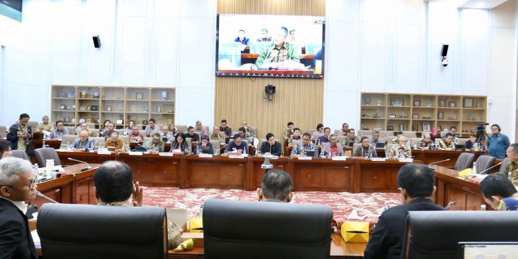 PLN Ajukan 3 Triliun PMN 2025 Untuk Bangun Kelistrikan Daerah Terpencil