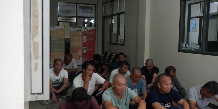 Lakukan Ilegal Fishing, 14 WNA Cina Diserahkan ke Kanim Tual