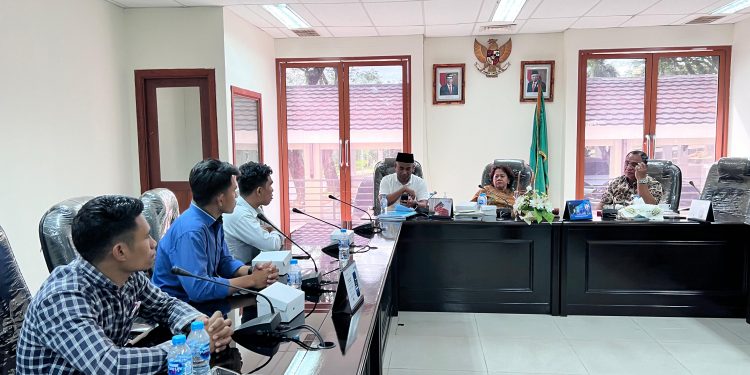 Tindaklanjuti Aspirasi Mahasiswa Aliansi Paguyuban Bursel, DPRD RDP Bersama PLN