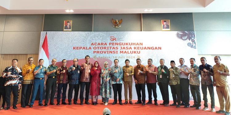 PJ Gubernur Maluku Kukuhkan Kepala OJK