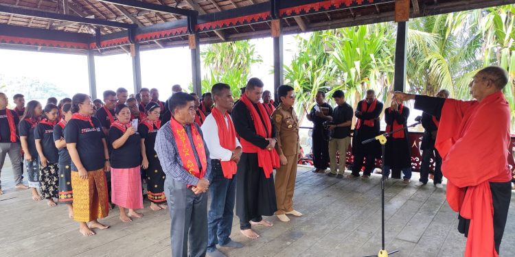 Lantik Pengurus Yakarima Mosilou Maluku, Ini Pesan PJ Gubernur 