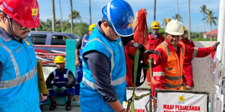 PLN UP3 Tobelo Gelar Peralatan dan APD Mitra Kerja KHS Distribusi