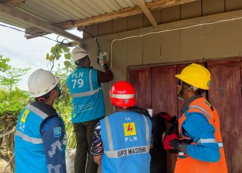 PLN ULP Bula Berhasil Listriki Dusun Waifafu