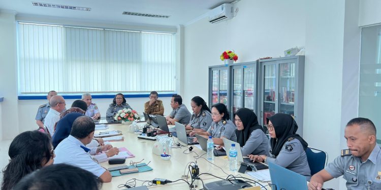 Kumham Maluku Harmonisasikan Ranpergub Subsidi Angkutan Penyeberangan Bus Air Ro-Ro dan Bus Rapid Transit Trans Amboina