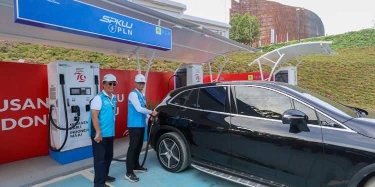 18 SPKLU PLN Layani 340 Transaksi Pengisian Mobil Listrik di IKN