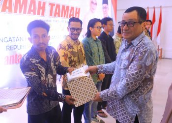 Program CSR Pertamina, Rastiadi Rahmat Raih Juara 1 Lomba Desain Motif Batik Daerah