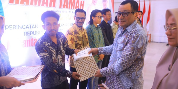Program CSR Pertamina, Rastiadi Rahmat Raih Juara 1 Lomba Desain Motif Batik Daerah