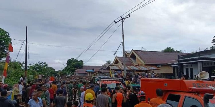 PLN UP3 Ternate Gerak Cepat Pulihkan Sistem Kelistrikan di Kelurahan Rua