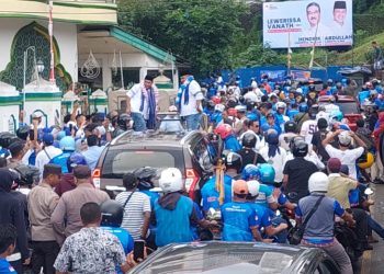 Ribuan Massa Iringi Paslon Walikota-Wawali Agus Ririmasse dan Novan Liem Daftar di KPU Ambon