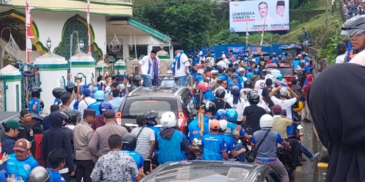 Ribuan Massa Iringi Paslon Walikota-Wawali Agus Ririmasse dan Novan Liem Daftar di KPU Ambon