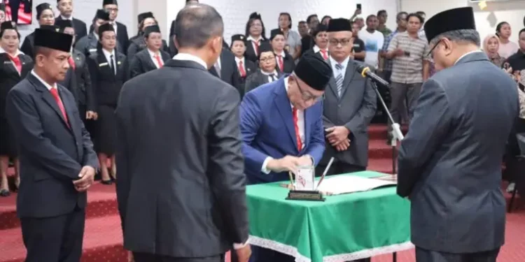 Robby Sapulette Resmi Jabat Plt Sekkot Ambon