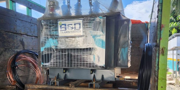 PLN UP3 Ambon Gerak Cepat Menuju Nusalaut Atasi Gangguan Kelistrikan