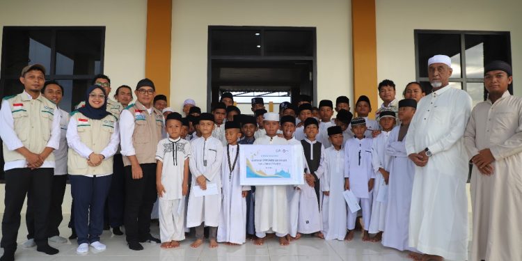 Songsong Hari Pahlawan, PLN UP3 Tual Beri Santunan Yatin Piatu dan Duafa