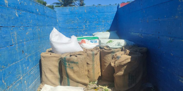 Polres Buru Gagalkan Penyelundupan Puluhan Kaleng CN dan Ratusan Karung Karbon