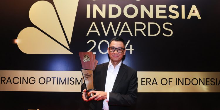 Dirut PLN Darmawan Prasodjo Kembali Dinobatkan Jadi CEO Of The Year 2024