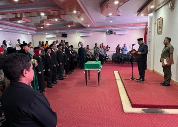 PJ Walikota Lantik Enam Pejabat Fungsional Inspektorat dan PRKP Kota Ambon