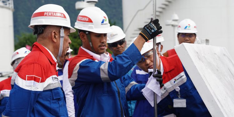 Pastikan Kelancaran Pasokan BBM, Komisaris Pertamina Lakukan Management Walkthrough di Jayapura