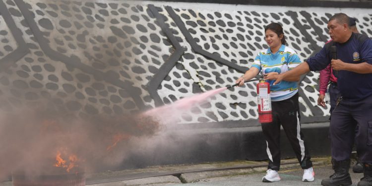 Sukseskan Bulan K3 Nasional, PLN UP3 Ambon Gelar Simulasi Pencegahan Bahaya Kebakaran