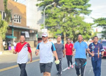 Kantor Kemenkum Maluku Gelar Jalan Santai Bersama