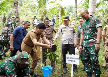 Kodam XV/Pattimura Gelar Tanam Sejuta Pohon di Desa Hitu Mesing