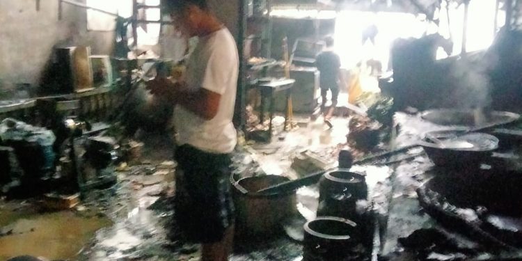 Rumah Makan Ayah di Kawasan Trikora Terbakar, Ini Pemicunya
