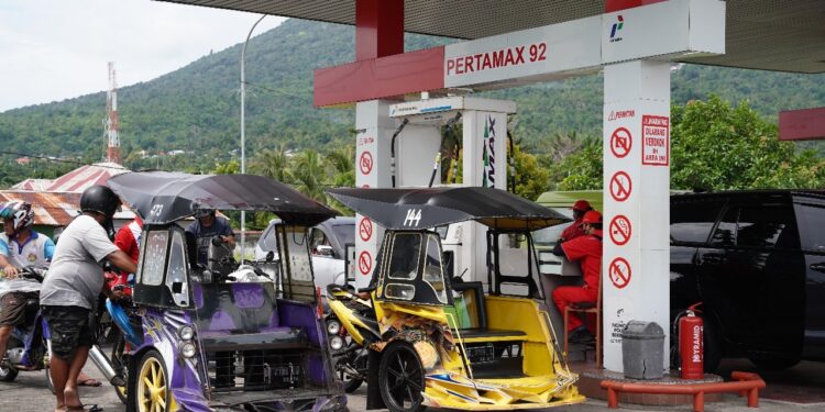 Jelang Bulan Ramadan, Komisaris Utama Pertamina Patra Niaga Tinjau Langsung Keamanan Pasokan BBM Dan LPG di Maluku Utara