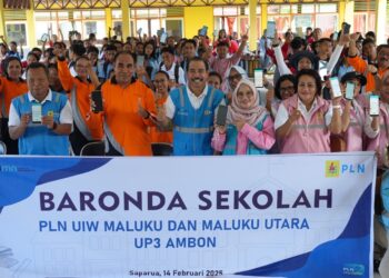 PLN Baronda Sekolah, Gaungkan Semangat Transformasi PLN dan Edukasi Kelistrikan Bagi Anak Muda Saparua