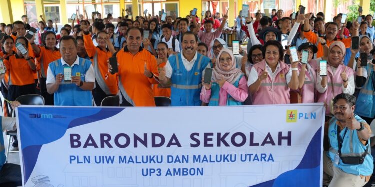 PLN Baronda Sekolah, Gaungkan Semangat Transformasi PLN dan Edukasi Kelistrikan Bagi Anak Muda Saparua