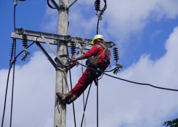Tingkatkan Keandalan Listrik di Pulau Ambon, PLN UIW MMU Lakukan Pemeliharaan