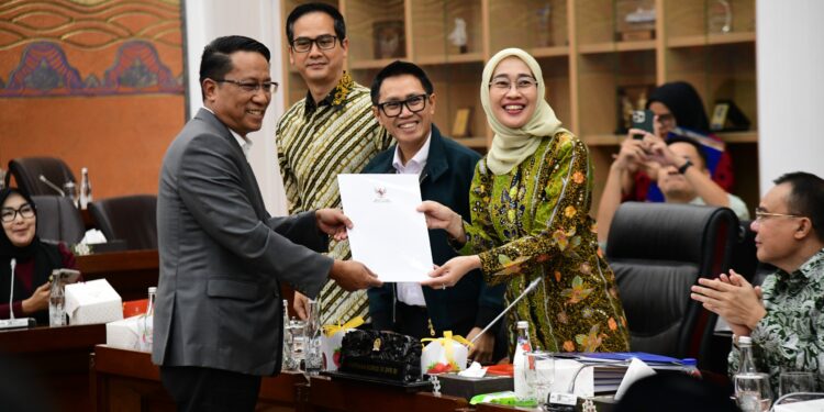 Pemerintah dan DPR Sepakat RUU BUMN Masuk Rapat Paripurna