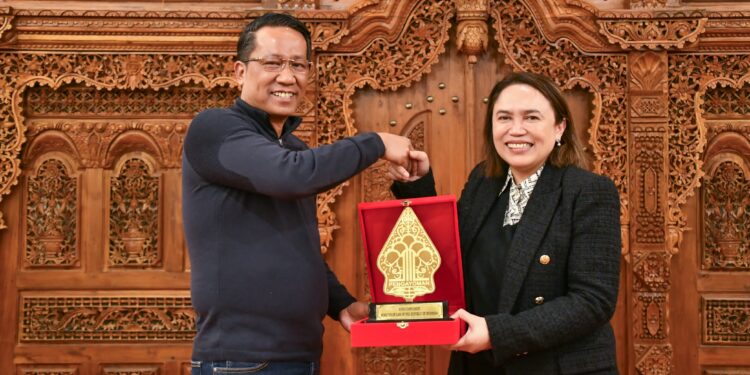 Kunker ke Korea Selatan, Menteri Hukum Sambangi KBRI Seoul