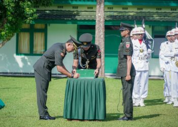 Pangdam XV/Pattimura Pimpin Upacara Tupdik Bintara TNI AD Gel II TA 2024