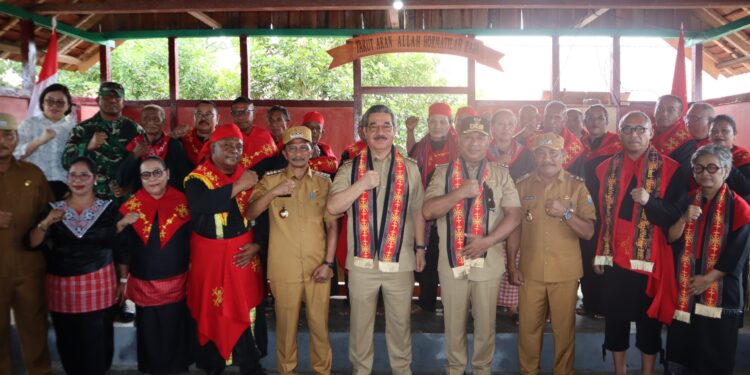 Gubernur dan Wagub Hadiri Acara Panas Gandong Amalopu di Rumahkay