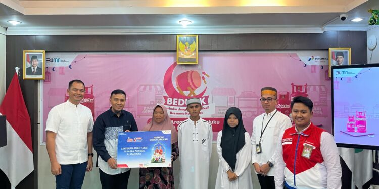Pertamina Patra Niaga Regional Papua Maluku Berikan Santunan Kepada Yayasan Al Madinah Ambon