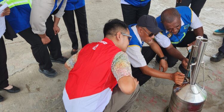 Sinergi Bersama Dinas Perdagangan Kota Sorong, Pertamina Gelar Sidak ke SPBU Pastikan Kualitas BBM