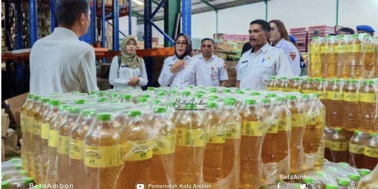 Wawali Ambon Lakukan Sidak di Distributor Pangan