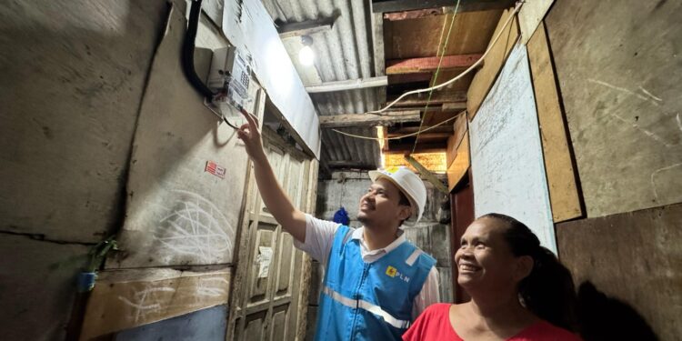 PLN Beri Sambungan Listrik Gratis Bagi 2.597 Keluarga Prasejahtera